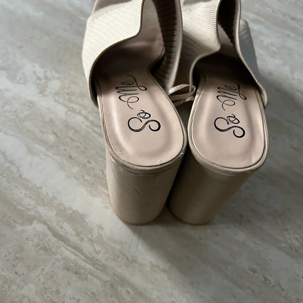 So Me Beige Platform Sandals - Picture 3 of 4